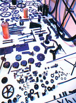 Une partie des 200 pièces qui composent le nouveau mouvement.   Source Aérospatiale/X.Renauld