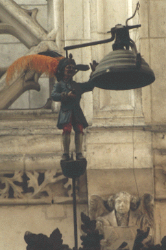Jacquemart de l'horloge intérieure de la cathédrale de Compiègne.
